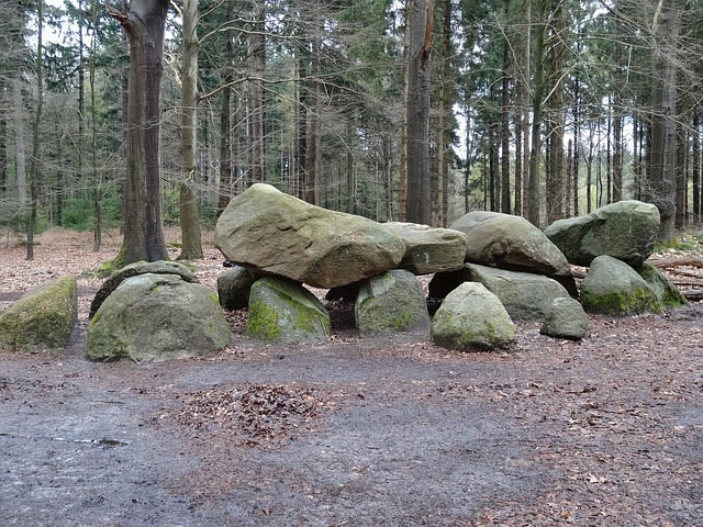 dolmen-1644635_640